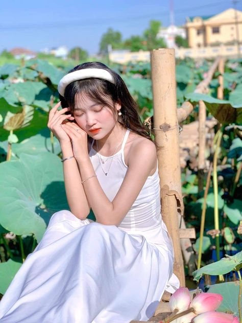 美女扒開尿口讓男人捅爽